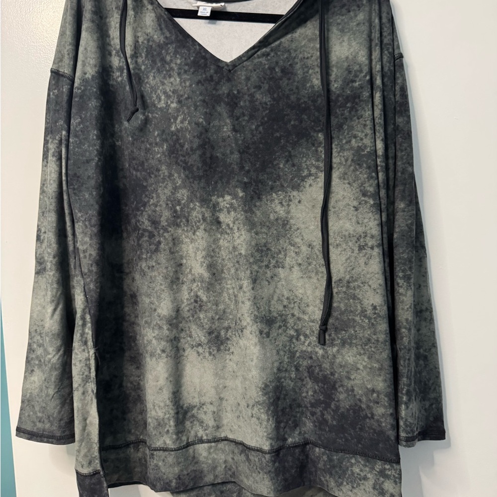 Lularoe Eliza - Tie-Dye V-Neck Long Sleeve Top